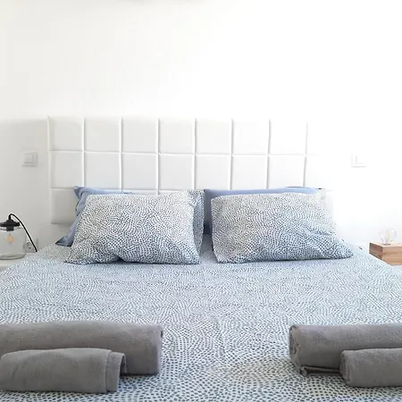 Yolo House - *